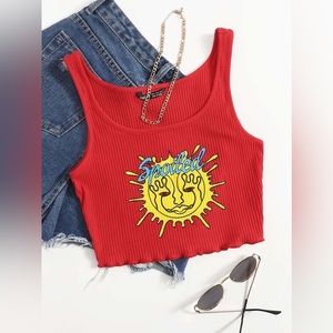 Letter and Graphic Print Lettuce Edge Crop Tank Top